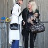 Laeticia Hallyday arrive en famille avec ses filles et sa mère Françoise Thibaut à l'aéroport Roissy CDG le 19 novembre 2019.