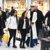 Françoise Thibaut, la mère de Laeticia Hallyday, Jade, Jimmy Reffas, Joy, Laeticia Hallyday - Laeticia Hallyday arrive en famille avec ses filles et sa mère à l'aéroport Roissy CDG le 19 novembre 2019.
