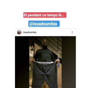 Issa Doumbia est désormais aminci de 10 tailles de pantalon. Son coach sportif, Yanisport, l'en a félicité sur les réseaux sociaux, le 19 novembre 2019.