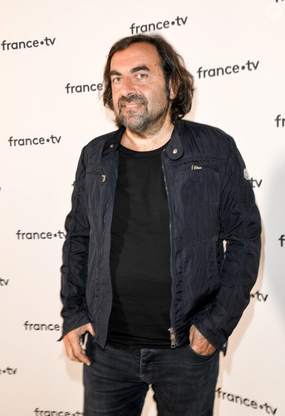 André Manoukian au photocall de la conférence de presse de France 2 au théâtre Marigny à Paris le 18 juin 2019 © Coadic Guirec / Bestimage