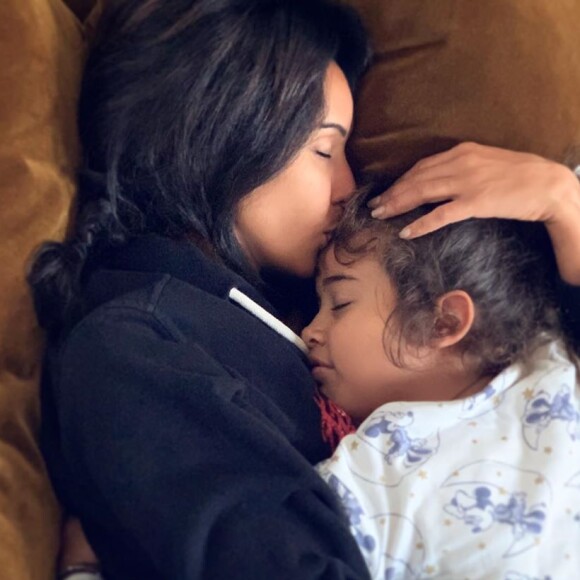 Sonia Rolland en plein câlin avec sa fille Kahina - photo Instagram du 6 novembre 2019