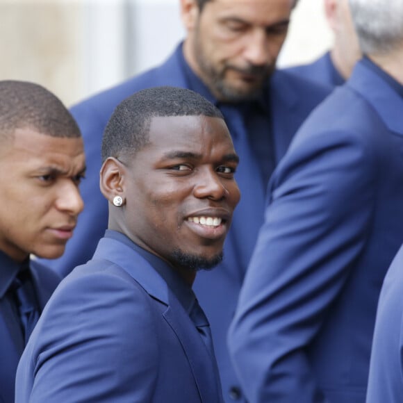 Kylian Mbappé, Paul Pogba - Les membres de l'équipe de France de football arrivent au palais de l'Elysée pour une remise de décoration par le président de la République à Paris le 4 juin 2019. © Stephen Caillet / Panoramic / Bestimage