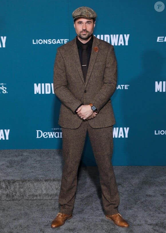 Brett Dalton à la première du film "Midway" à Los Angeles, le 5 novembre 2019.
