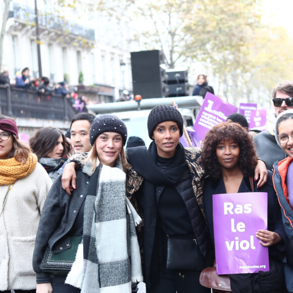 Sonia Rolland lors de la marche contre les violences sexistes et sexuelles (marche organisée par le collectif NousToutes) de place de l'Opéra jusqu'à la place de la Nation à Paris le 23 Novembre 2019 © Cyril Moreau / Bestimage