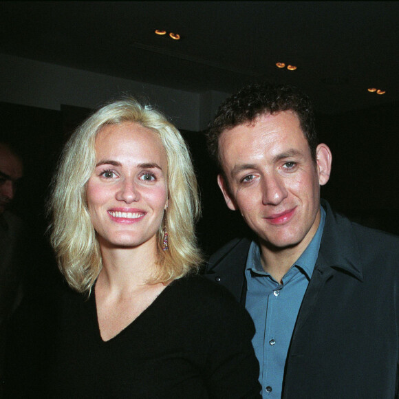 Judith Godrèche et Dany Boon lors des 80 ans de Raymond Devos au théâtre Marigny, à Paris, le 26 novembre 2002.