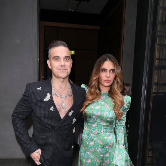 Robbie Williams et sa femme Ayda Field arrivent à la soirée "ITV Summer Party" à l'hôtel Nobu à Londres, le 17 juillet 2019.