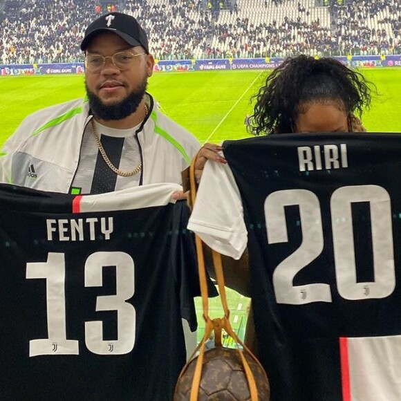 Rihanna et son frère Rorrey en tribunes du match de la Juventus contre l'Atletico Madrid, à Turin, le 26 novembre 2019.