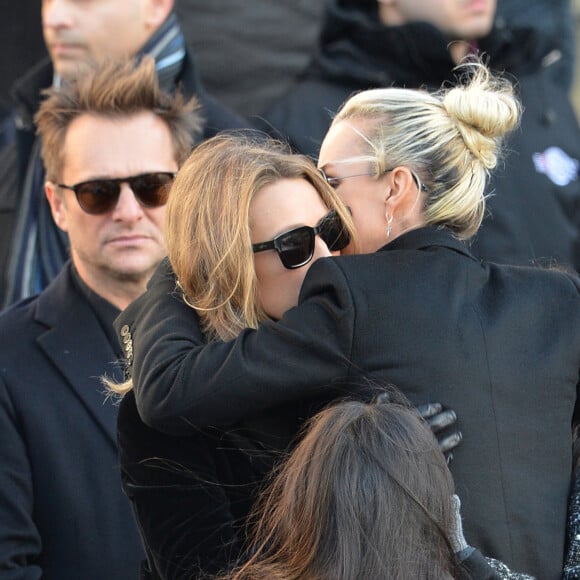 David Hallyday, Laura Smet, Laeticia Hallyday et ses filles Joy et Jade - Arrivées des personnalités en l'église de La Madeleine pour les obsèques de Johnny Hallyday à Paris le 8 decembre 2017. © Veeren/Bestimage