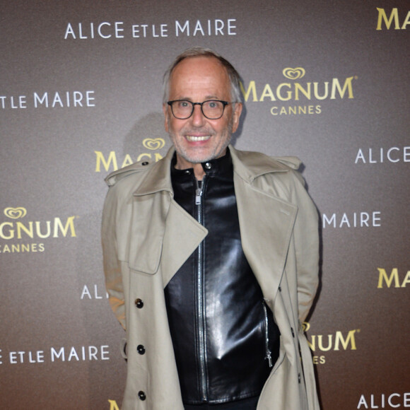 Fabrice Luchini au photocall de l'after party du film "Alice et le Maire" sur la plage privée Magnum lors du 72ème Festival International du Film de Cannes, le 18 mai 2019. © Ramsamy Veeren/Bestimage