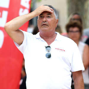 Jean-Marie Bigard lors du trophée de pétanque "Sénéquier 209" sur la place des Lices à Saint-Tropez, Côte d'Azur, France, le 22 août 2019. Une place provençale typique, de la pétanque, des people, voici le cadre prometteur du trophée Sénéquier, le célèbre café de Saint-Tropez, organisé avec le concours de la Ville. Cet évènement réunit les meilleurs joueurs mondiaux.