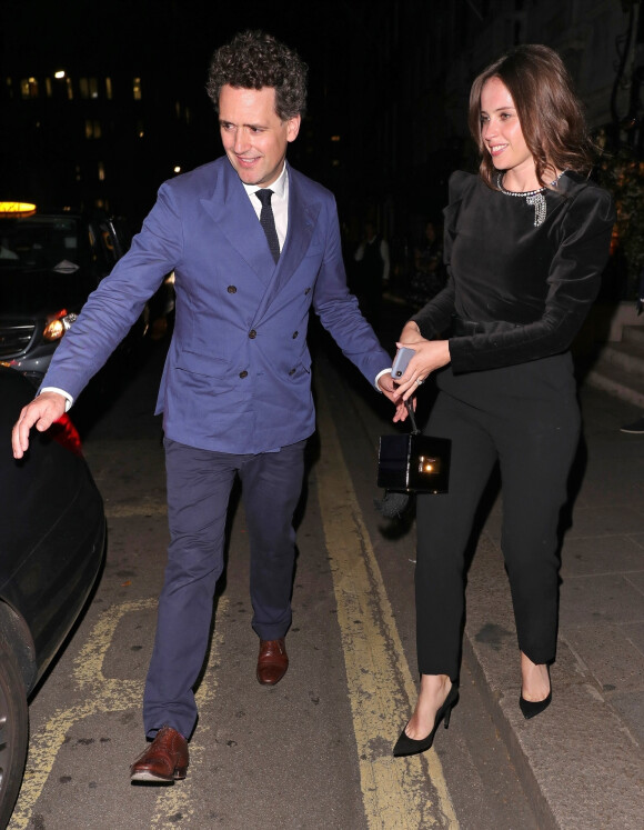 Felicity Jones et son mari Charles Guard à la sortie du club "Annabel's" à Londres, le 8 juillet 2019.