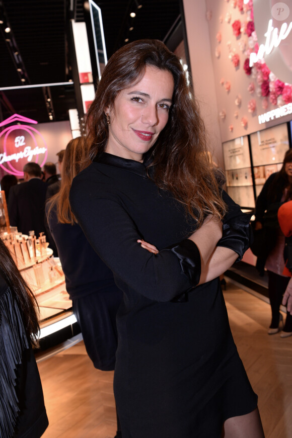 Exclusif - Zoé Félix assiste à l'inauguration de la boutique Lancôme au 52, Avenue des Champs-Elysées à Paris le 4 décembre 2019. © Rachid Bellak/Bestimage