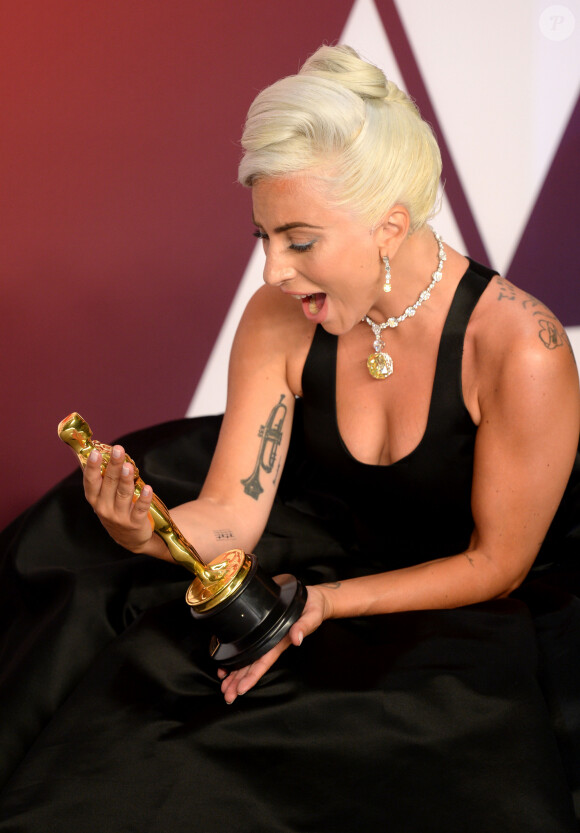 Lady Gaga à la soirée Vanity Fair Oscar Party, après avoir remporté l'oscar de la meilleure chanson originale pour le titre "Shallow", à Los Angeles, le 24 février 2019