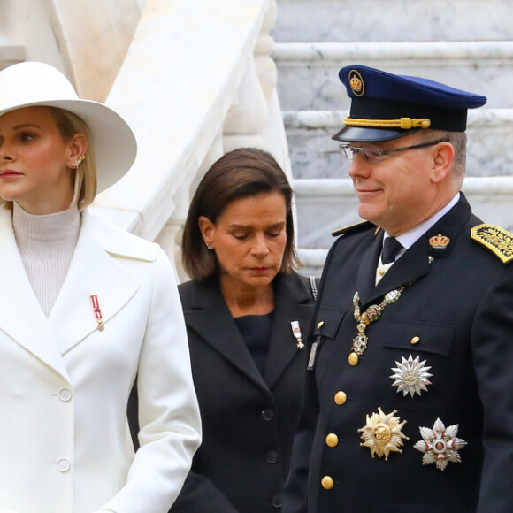 La princesse Caroline de Hanovre, la princesse Charlène de Monaco, la princesse Stéphanie de Monaco, le prince Albert II de Monaco - La famille princière de Monaco dans la cour du palais lors de la fête Nationale monégasque à Monaco le 19 novembre 2019. © Olivier Huitel/Pool Monaco/Bestimage