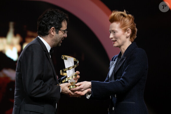 Nicolas Rincon Gille reçoit le prix de L'Etoile d'Or de Marrakech pour le film "Valley of soul" - Tilda Swinton - Cérémonie de clôture du 18ème Festival International du Film de Marrakech le 7 décembre 2019. ©Romual Maigneux / Bestimage