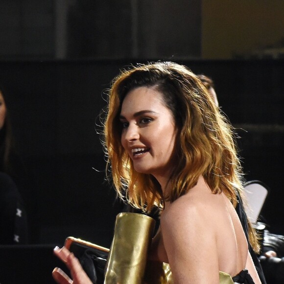 Lily James - Arrivée des people à la soirée des "Fashion Awards 2019" à Londres, le 2 décembre 2019.