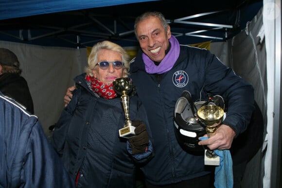 Exclusif - Véronique de Villèle et Laurent Zimmermann participent au tournoi de pétanque au profit du Téléthon 2019 au stade Suchet à Paris le 7 décembre 2019. © JLPPA/Bestimage