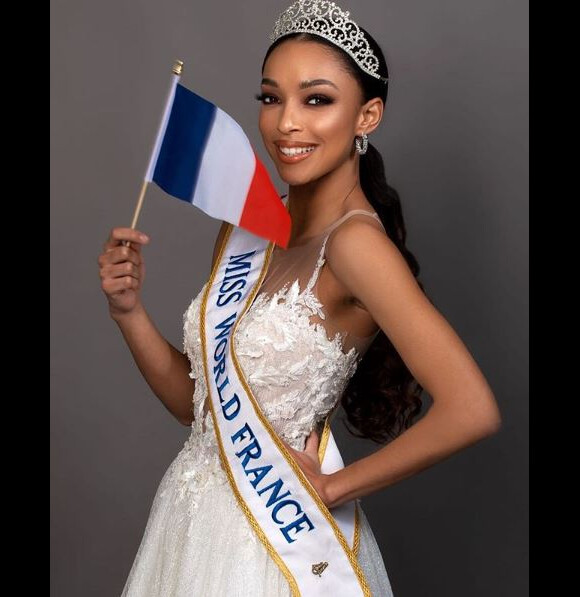 Ophély Mézino, candidate à l'élection de Miss Monde 2019, qui aura lieu le 14 décembre 2019 à Londres.