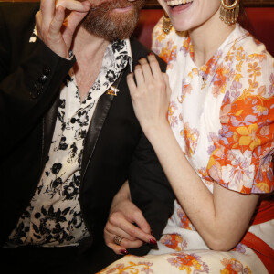 Mathias Malzieu et sa compagne Daria Nelson - Soirée hommage à Jean-Pierre Mocky "70 ans de cinéma" à la brasserie "Les Deux Magots" à Paris. Le 9 décembre 2019 © Christophe Aubert via Bestimage