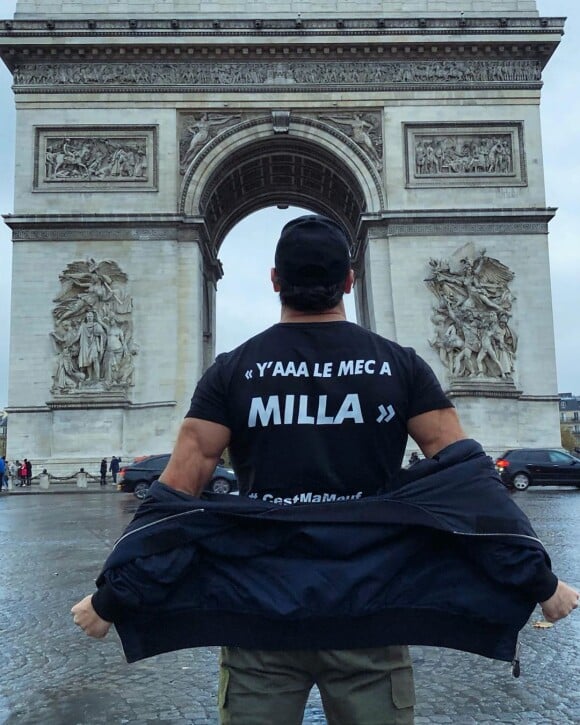 Mujdat sort le t-shirt "Y a le mec à Milla" - photo Instagram du 18 novembre 2019