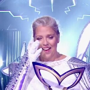 La licorne, Laurence Boccolini, remporte la saison 1 de "Mask Singer", le 13 décembre 2019.