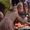 Liliane Jossua, Laeticia Hallyday - Pour le deuxième anniversaire de la mort de Johnny, Laeticia Hallyday et ses filles Jade et Joy se recueillent sur sa tombe au cimetière de Lorient à Saint-Barthélémy le 5 décembre 2019.