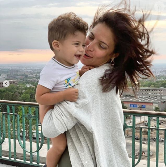 Zaho pose avec son fils Naïm à Montréal, le 10 août 2019, sur Instagram.