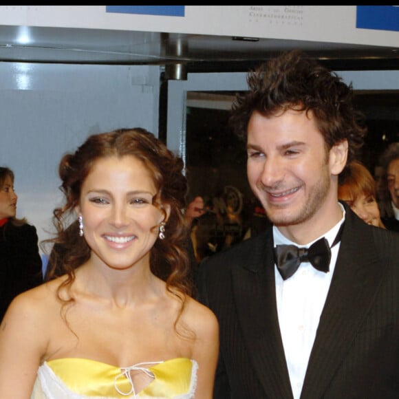 Michaël Youn et Elsa Pataky à la cérémonie des Goya Awards au Palais des congrès à Madrid, le 30 janvier 2006.