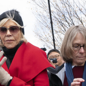 Jane Fonda - L'actrice et militante politique accompagnée de B.Cohen et J.Greenfield de Ben et Jerry's Ice Cream, participent à une manifestation pour le climat à Capitol Hill, à Washington, DC, le 8 novembre 2019.