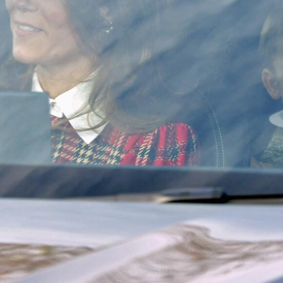 Kate Middleton et son fils Louis - La famille royale arrive au palais de Buckingham pour le traditionnel déjeuner de Noël de la reine Elizabeth, le 18 décembre 2019.