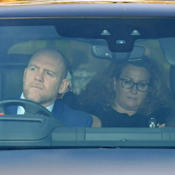 Mike et Zara Tindall - La famille royale arrive au palais de Buckingham pour le traditionnel déjeuner de Noël de la reine Elizabeth, le 18 décembre 2019.