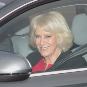 Camilla, duchesse de Cornailles - La famille royale arrive au palais de Buckingham pour le traditionnel déjeuner de Noël de la reine Elizabeth, le 18 décembre 2019.