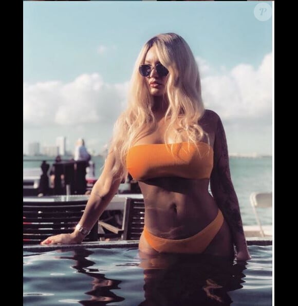 Aurélie Dotremont à Miami pour le tournage des "Anges 11", Instagram, janvier 2019