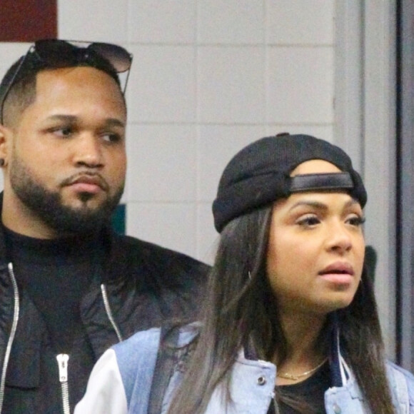 Exclusif - Christina Milian, enceinte, quitte la patinoire Northridge Skateland à Los Angeles, le 21 décembre 2019.
