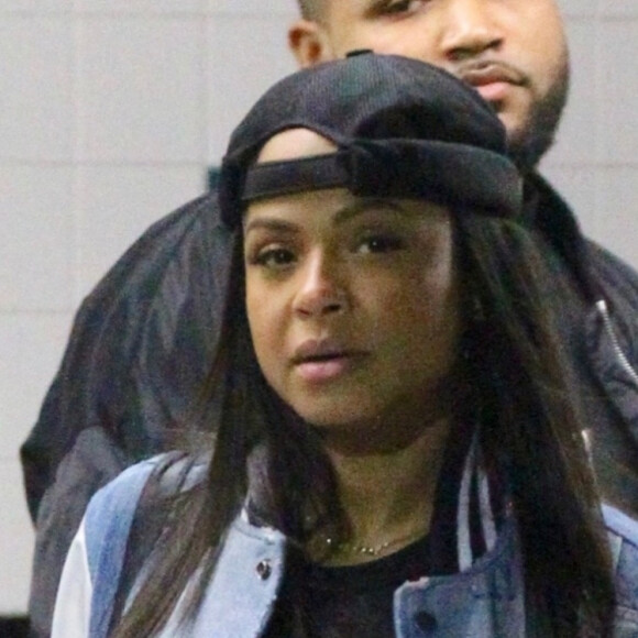 Exclusif - Christina Milian, enceinte, quitte la patinoire Northridge Skateland à Los Angeles, le 21 décembre 2019.