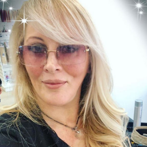 Loana dévoile son relooking - Instagram, 10 avril 2019