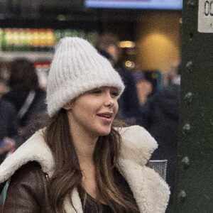Semi-exclusif - Nabilla Benattia et son mari Thomas Vergara quittent leur domicile avec leur fils Milann et leur ami garde du corps Kamel Guenfoud pour se rendre à la gare de Lyon pour prendre un train pour Genève, le 8 novembre 2019.