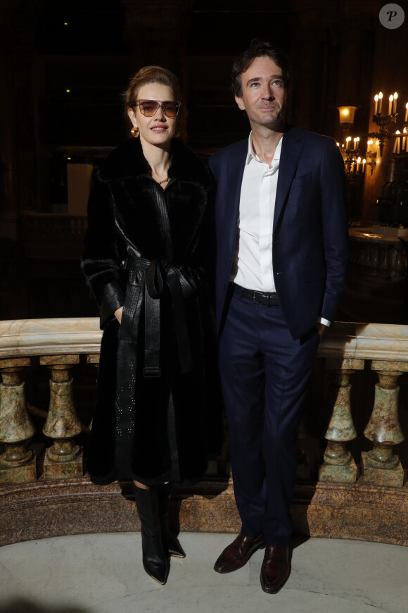 Natalia Vodianova et son compagnon Antoine Arnault - Backstage du défilé de mode printemps-été 2020 "Stella McCartney" à Paris. Le 30 septembre 2019