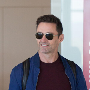 Exclusif - Hugh Jackman arrive à l'aéroport international d'Adélaïde, Australie, le 14 août 2019.