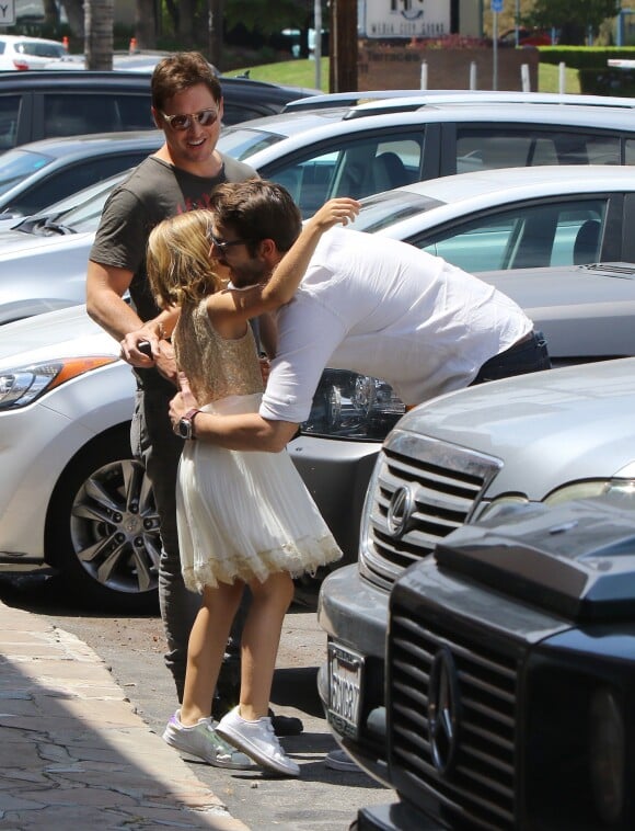 Peter Facinelli avec sa fille Fiona et le nouveau mari de son ex-femme (Jennie Garth), Dave Abrams, reviennent d'un déjeuner tous ensemble et semblent très bien s'entendre. Los Angeles, le 15 juin 2016.