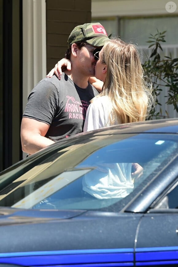 Peter Facinelli et sa compagne Lily Anne Harrison sont allés déjeuner en amoureux chez Joan's On Third à Studio City, Los Angeles, le 12 août 2019.