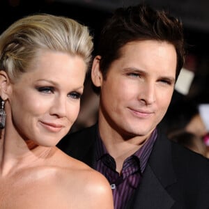 Jennie Garth et Peter Facinelli à la première "Twilight: New Moon" au Mann Village Theatre. Le 16 novembre 2009. @Lionel Hahn/ABACAPRESS.COM