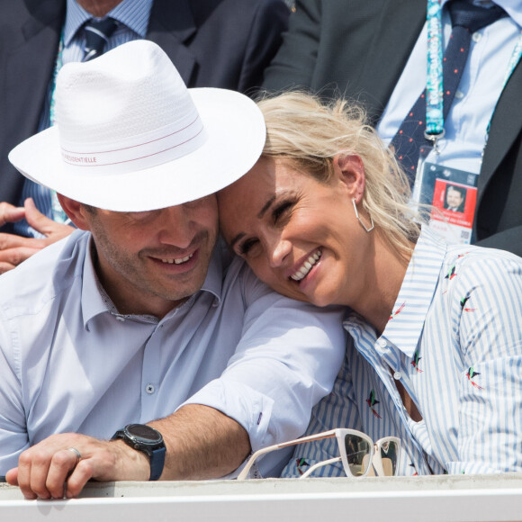 Elodie Gossuin et son mari Bertrand Lacherie dans les tribunes lors des internationaux de tennis de Roland Garros à Paris, France, le 4 juin 2019. © Jacovides-Moreau/Bestimage