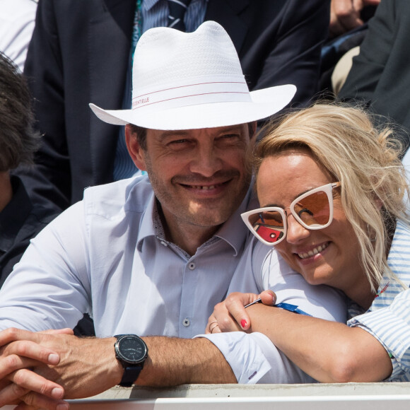 Elodie Gossuin et son mari Bertrand Lacherie dans les tribunes lors des internationaux de tennis de Roland Garros à Paris, France, le 4 juin 2019. © Jacovides-Moreau/Bestimage