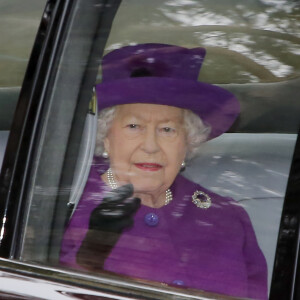 La reine Elisabeth II d'Angleterre arrive pour le service religieux de l'église Sainte-Marie-Madeleine à Sandringham, Norfolk, Royaume Uni, le 5 janvier 2020.