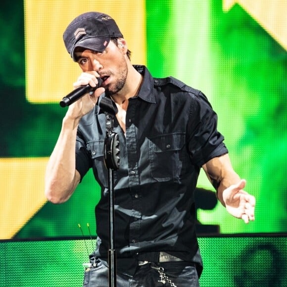 Enrique Iglesias en concert à Birmingham, Royaume Uni, le 27 octobre 2018.