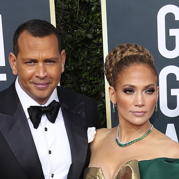 Alex Rodriguez et sa fiancée Jennifer Lopez assistent à la 77ème cérémonie annuelle des Golden Globe Awards au Beverly Hilton Hotel à Los Angeles, le 5 janvier 2020.
