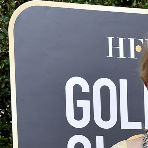Cate Blanchett, habillée d'une robe Mary Katrantzou, assiste à la 77ème cérémonie annuelle des Golden Globe Awards au Beverly Hilton Hotel à Los Angeles, le 5 janvier 2020.