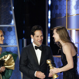 Hildur Gudnadottir, Paul Rudd et Jennifer Lopez assistent à la 77ème cérémonie annuelle des Golden Globe Awards au Beverly Hilton Hotel à Los Angeles, le 5 janvier 2020.