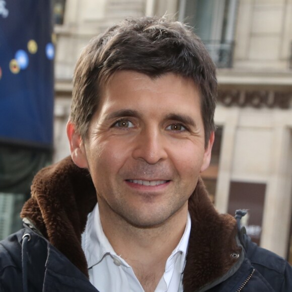 Thomas Sotto - Présentation du bus Europe 1 pour la Presidentielle 2017 à Paris le 2 février 2017. Le bus Europe 1 de la présidentielle fera dimanche sa première étape à Lyon et une tournée à travers 40 villes de l'hexagone. © Denis Guignebourg/Bestimage